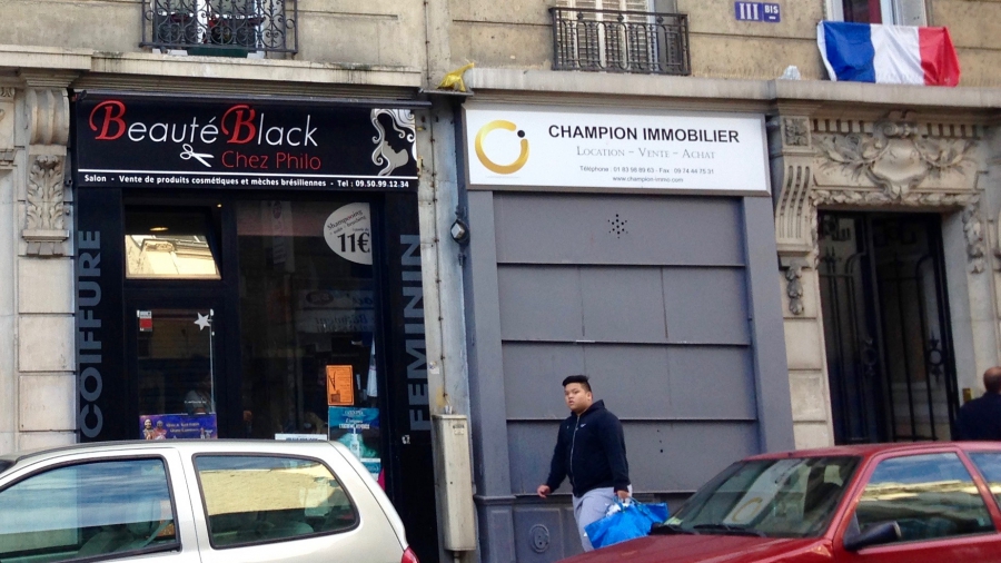 A hair salon in Paris called "Beauté Black" (Black Beauty). A hair salon in Paris called "Beauté Black" (Black Beauty).